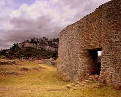 Some studies suggested that this ancient city has served as a royal palace.  Many scholars thought that the city was formed by the people of Gokomere 
